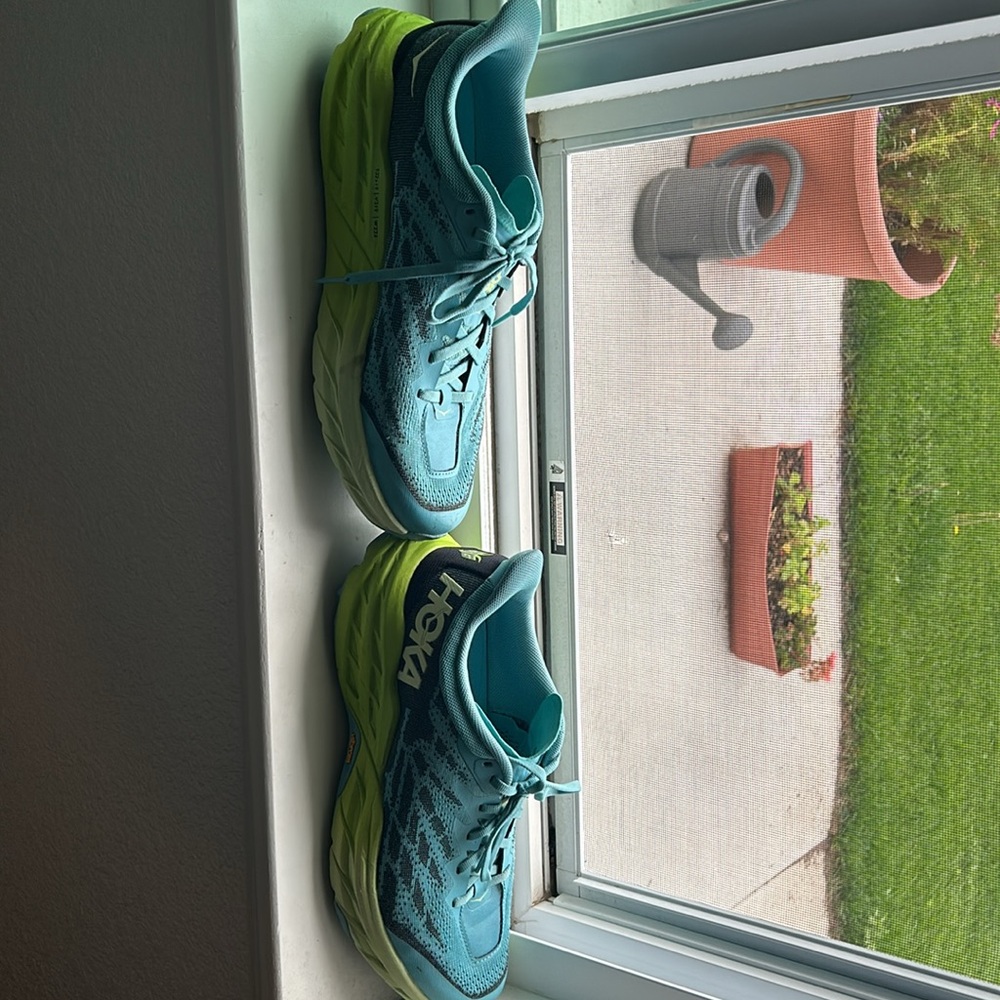 Running shoes - Picture 2 of 5